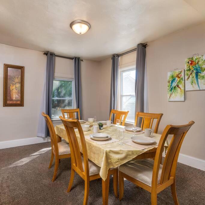 Entire House 3 Bedroom Twin Cities, Specious, Entire House, Ac セントポール エクステリア 写真