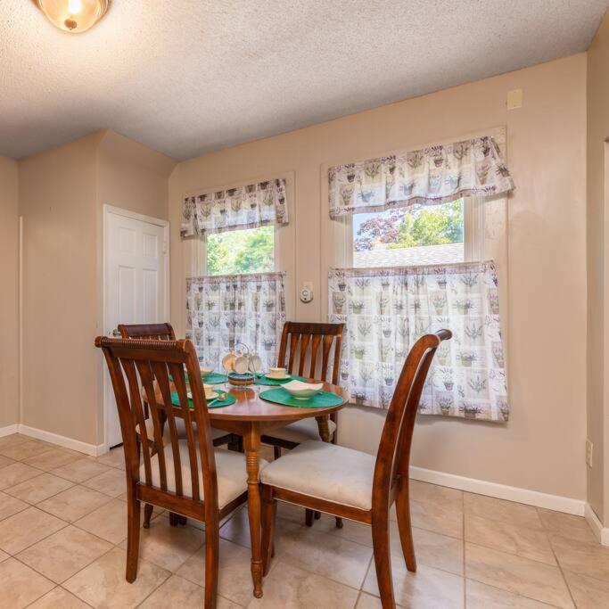 Entire House 3 Bedroom Twin Cities, Specious, Entire House, Ac セントポール エクステリア 写真