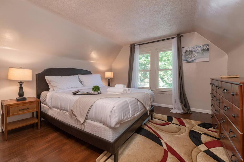 Entire House 3 Bedroom Twin Cities, Specious, Entire House, Ac セントポール エクステリア 写真
